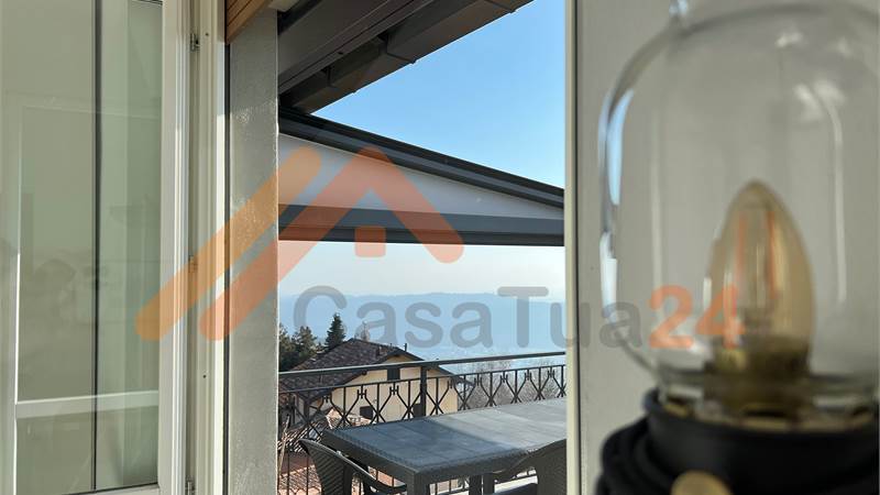 Attico bilocale in vendita con terrazza e vista panoramica