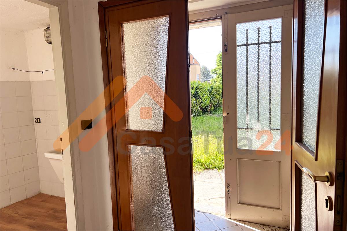 Proprietà indipendente con giardino e grande potenziale di sviluppo