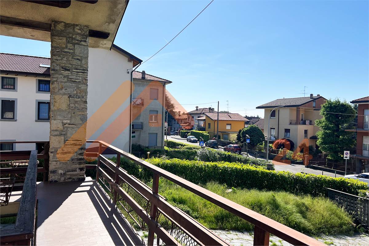 Proprietà indipendente con giardino e grande potenziale di sviluppo