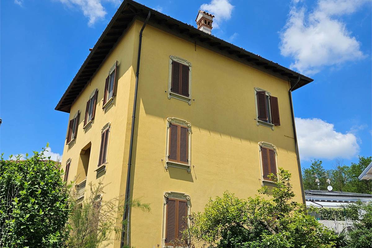 BELLISSIMA PORZIONE DI CASA D'EPOCA