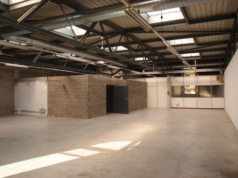 RECENTISSIMO OPEN-SPACE USO COMMERCIALE