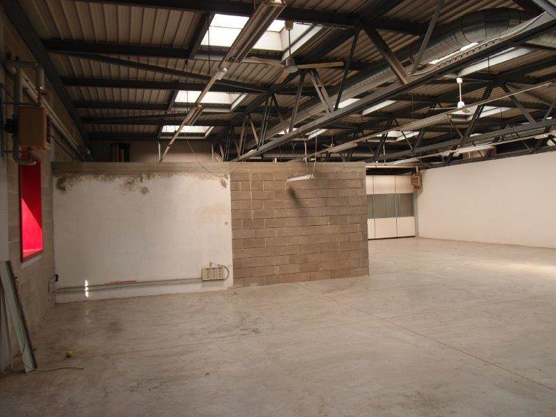 RECENTISSIMO OPEN-SPACE USO COMMERCIALE