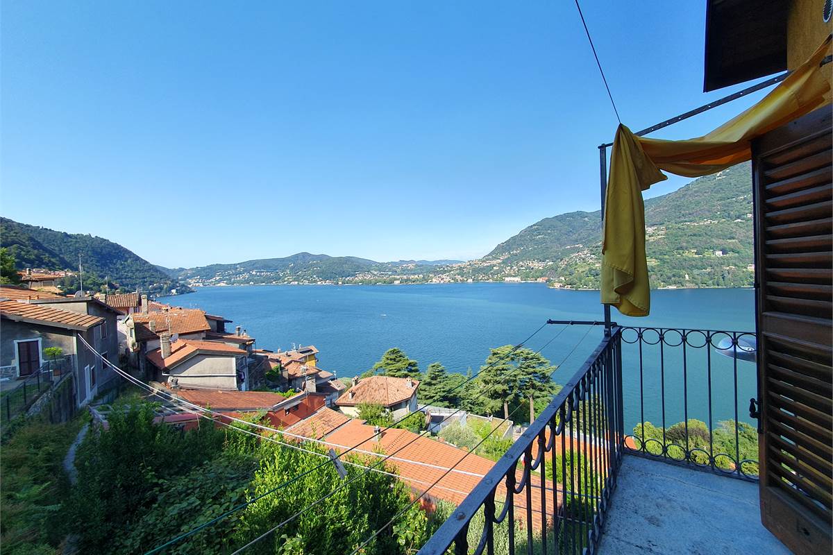 SPLENDIDA CASA CON VISTA LAGO