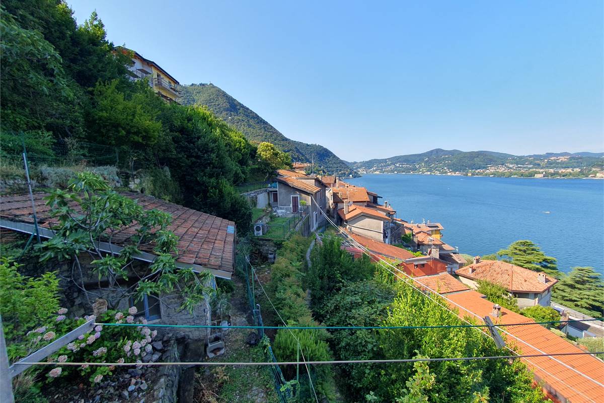 SPLENDIDA CASA CON VISTA LAGO