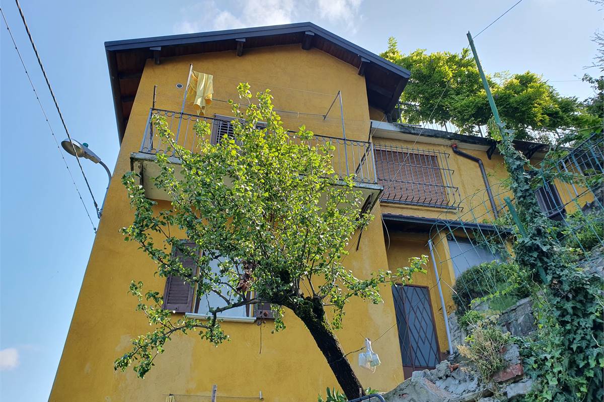 SPLENDIDA CASA CON VISTA LAGO