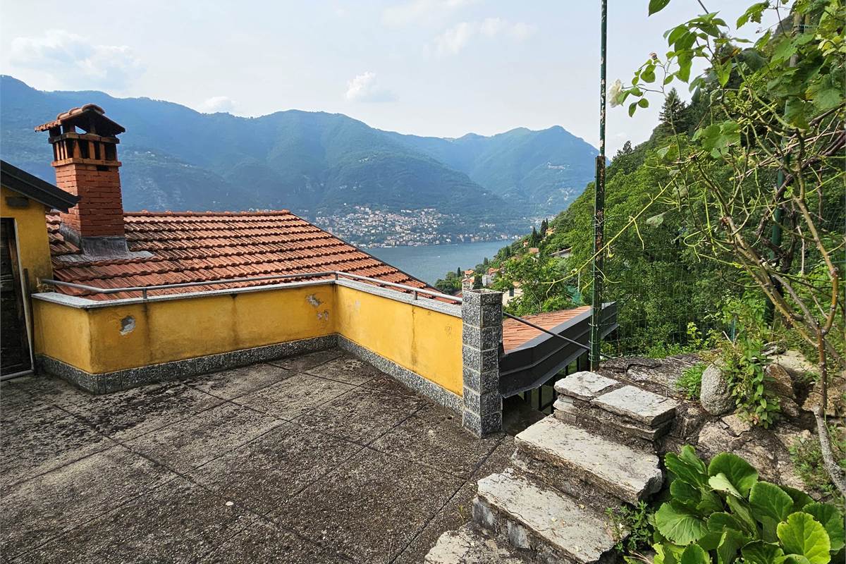 SPLENDIDA CASA CON VISTA LAGO