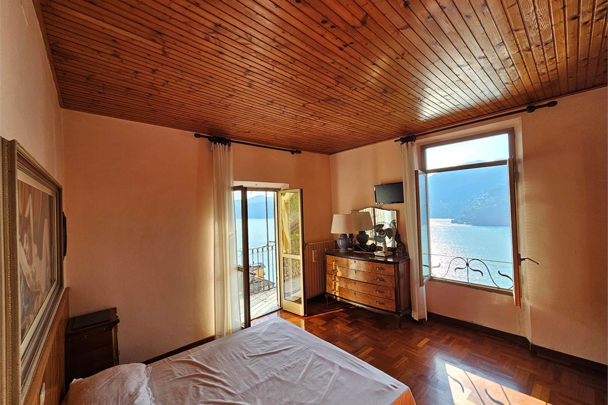 SPLENDIDA CASA CON VISTA LAGO