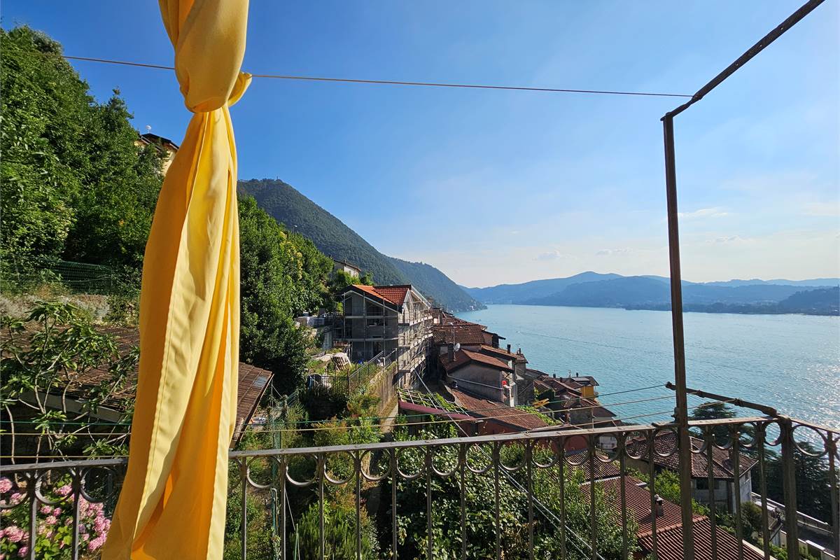 SPLENDIDA CASA CON VISTA LAGO