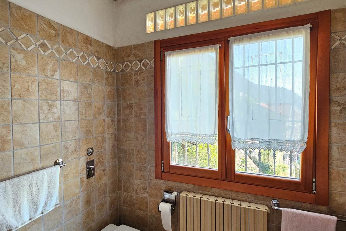 SPLENDIDA CASA CON VISTA LAGO