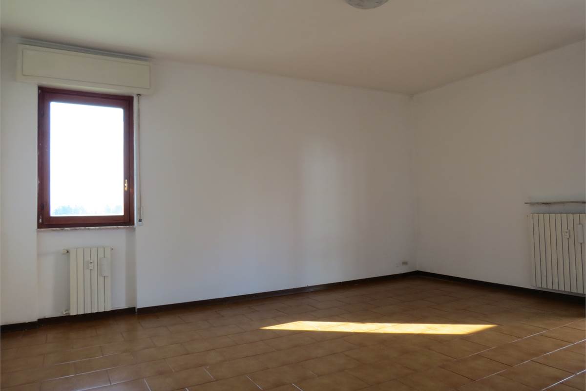 Appartamento spazioso e luminoso con ampio box 