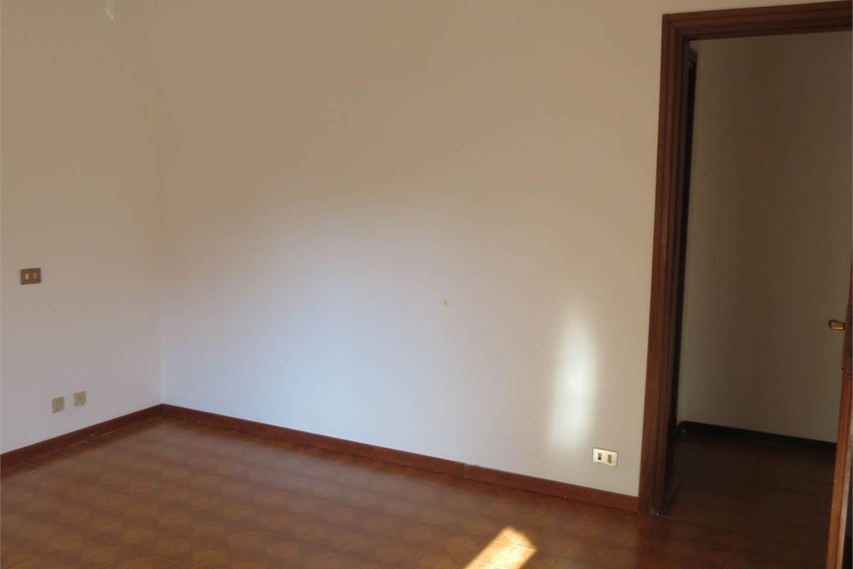 Appartamento spazioso e luminoso con ampio box 