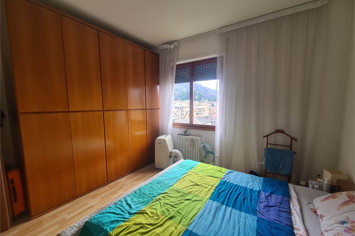 ELEGANTE BILOCALE IN AFFITTO A COMO