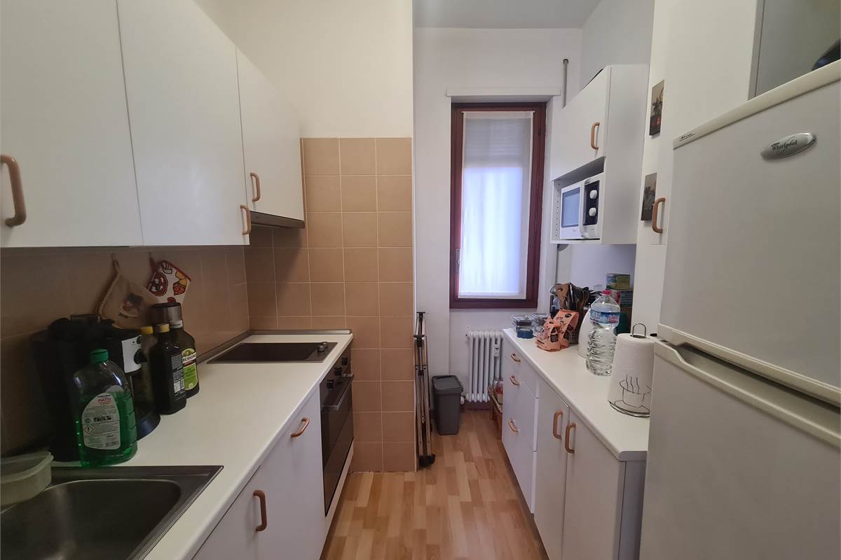 ELEGANTE BILOCALE IN AFFITTO A COMO