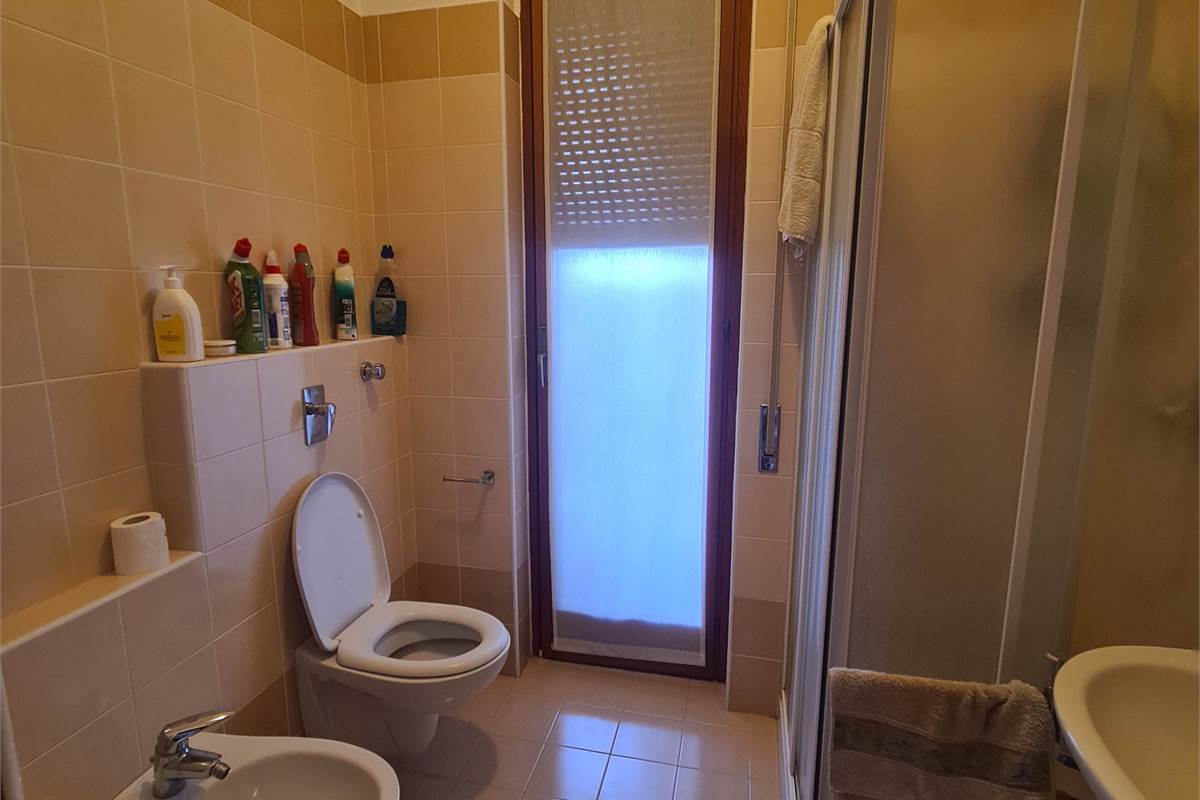 ELEGANTE BILOCALE IN AFFITTO A COMO