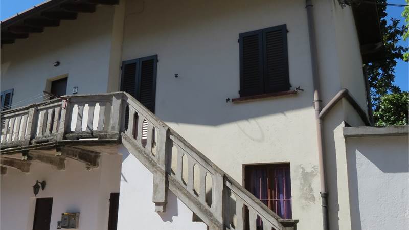 LUMINOSO MONOLOCALE A GURONE