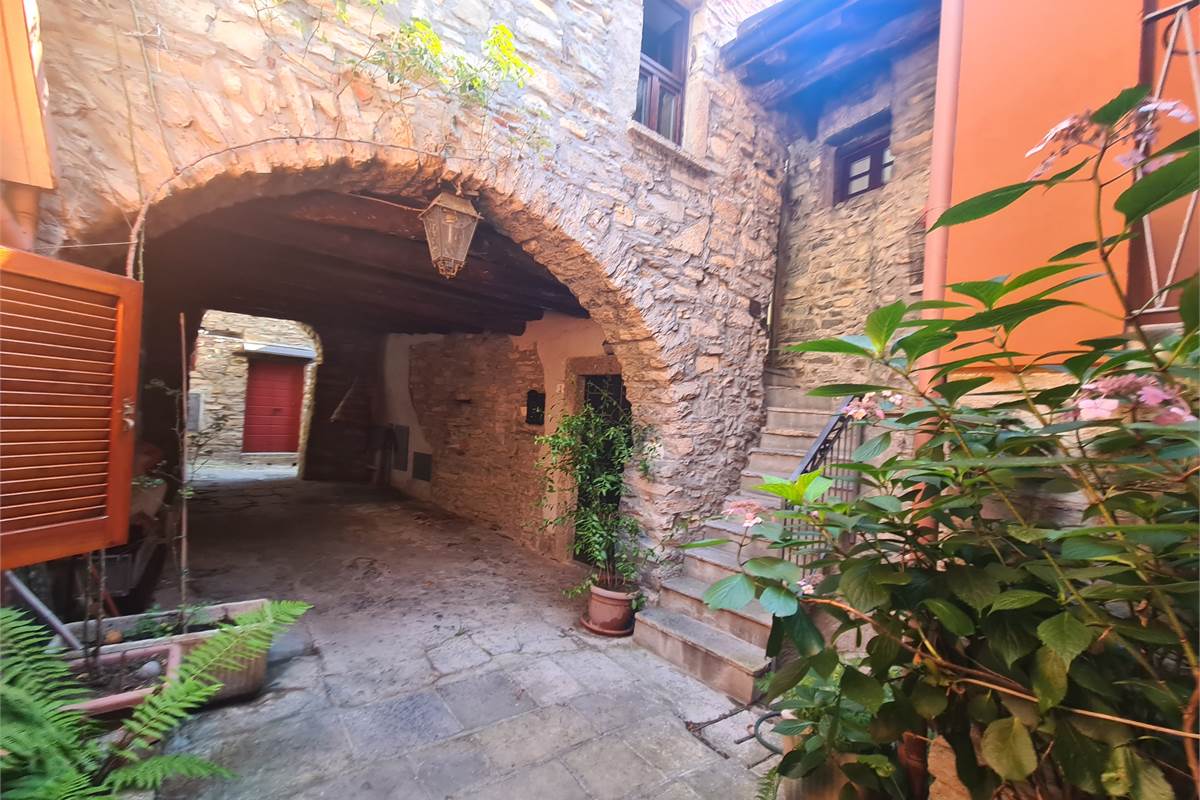 FAVOLOSO MONOLOCALE A LAGLIO
