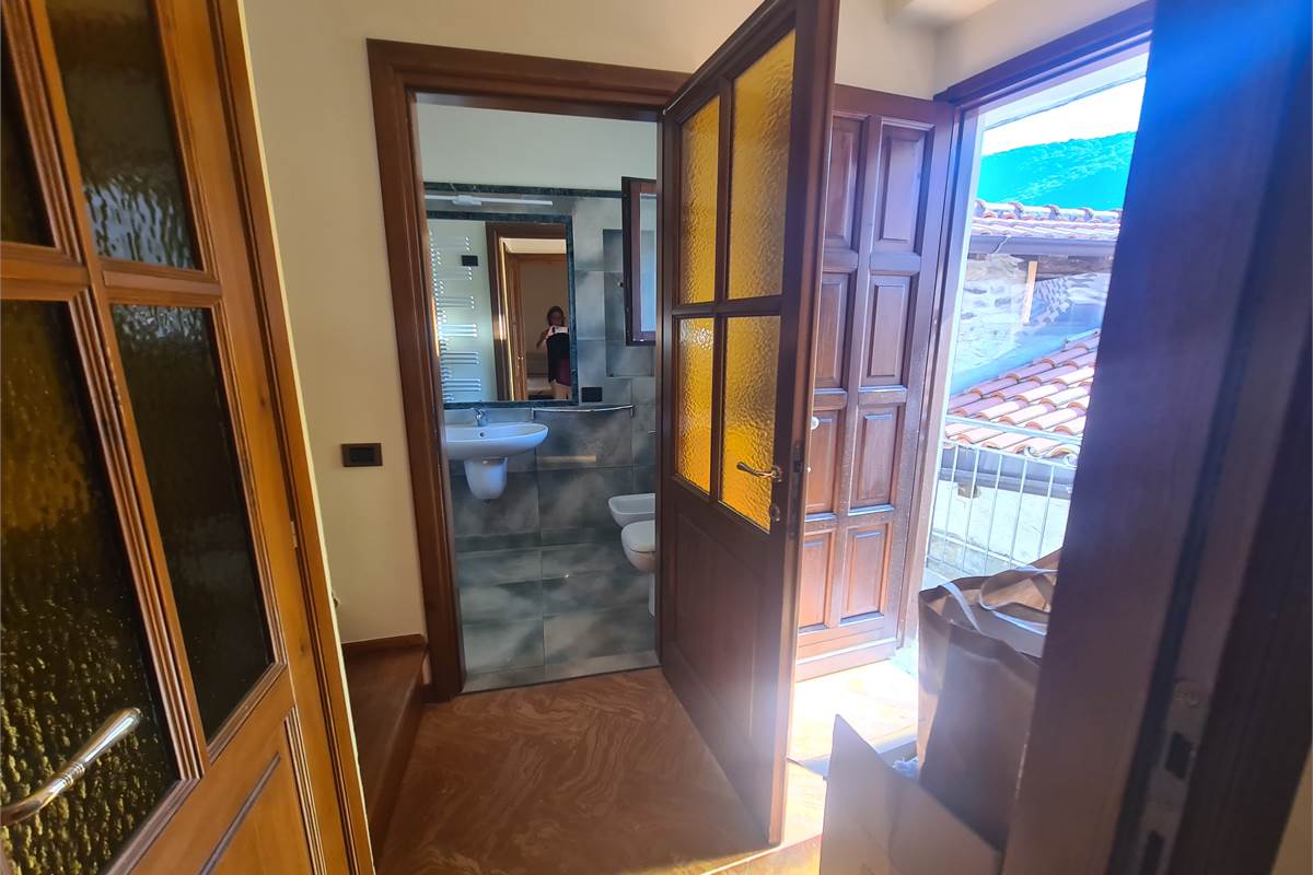 BILOCALE CON VISTA A LAGLIO