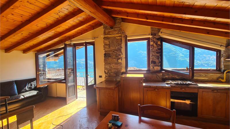 BILOCALE CON VISTA A LAGLIO