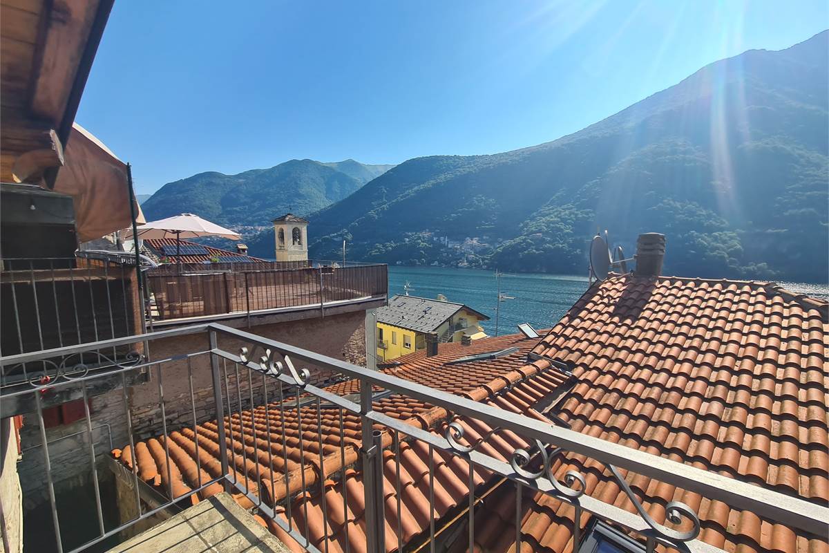 BILOCALE CON VISTA A LAGLIO