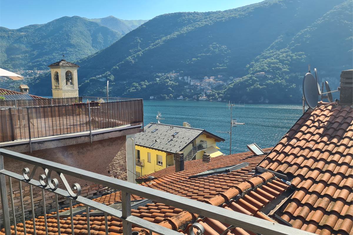 BILOCALE CON VISTA A LAGLIO