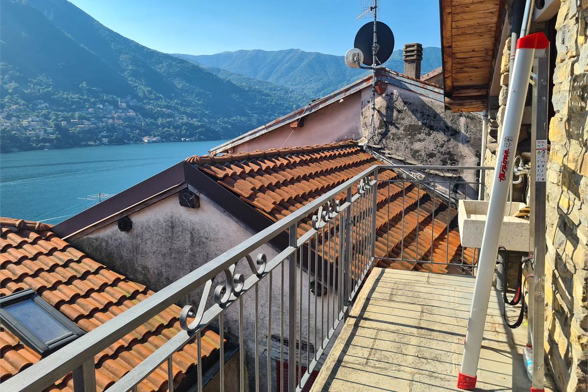 BILOCALE CON VISTA A LAGLIO