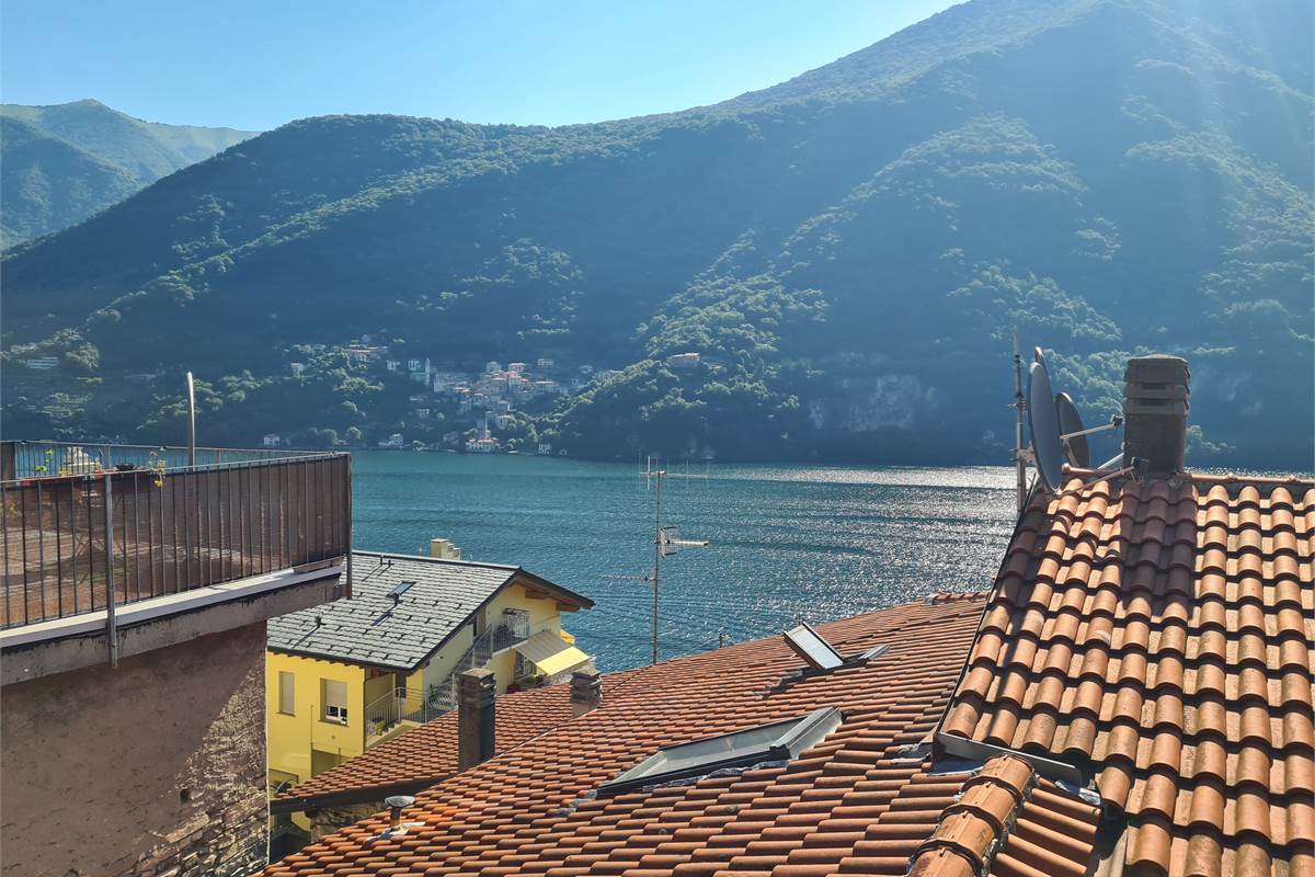 BILOCALE CON VISTA A LAGLIO