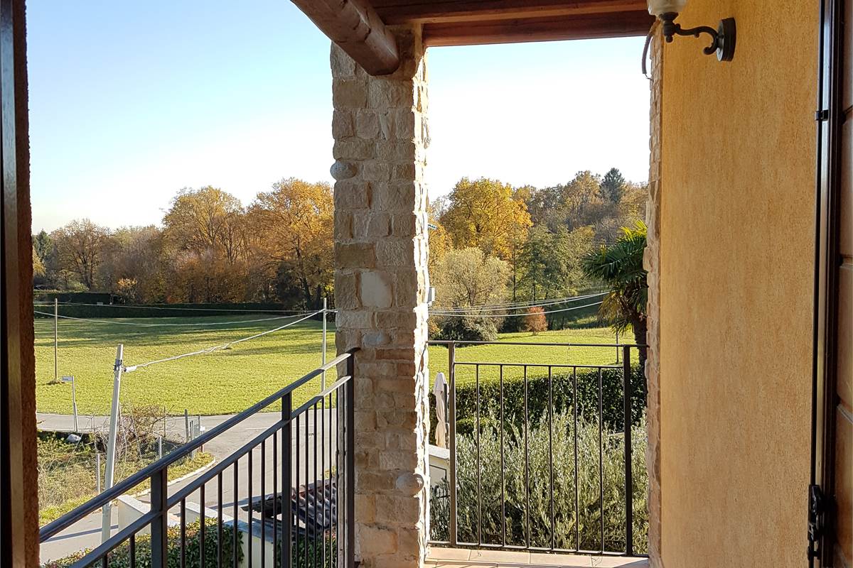 SPLENDIDO TRILOCALE CON TERRAZZINO