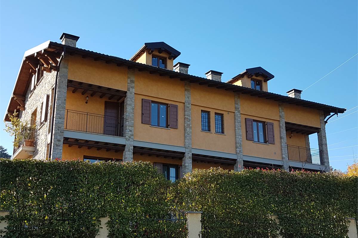 SPLENDIDO TRILOCALE CON TERRAZZINO