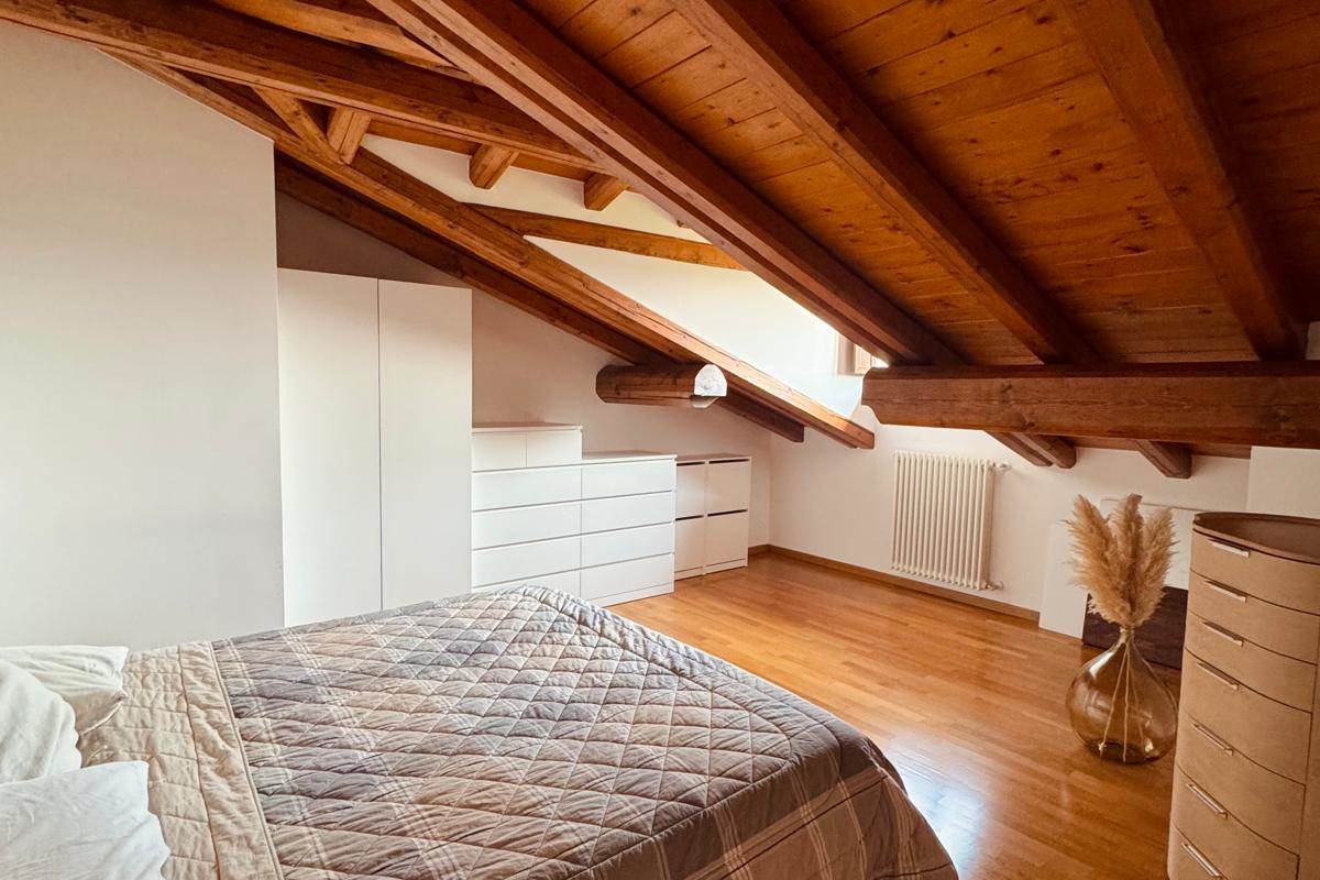 SPLENDIDO TRILOCALE CON TERRAZZINO