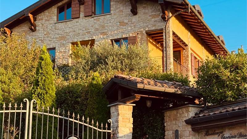 SPLENDIDO TRILOCALE CON TERRAZZINO