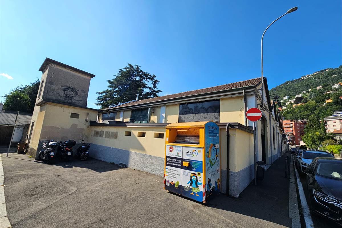 AMPIO CAPANNONE COMMERCIALE/ARTIGIANALE/UFFICI