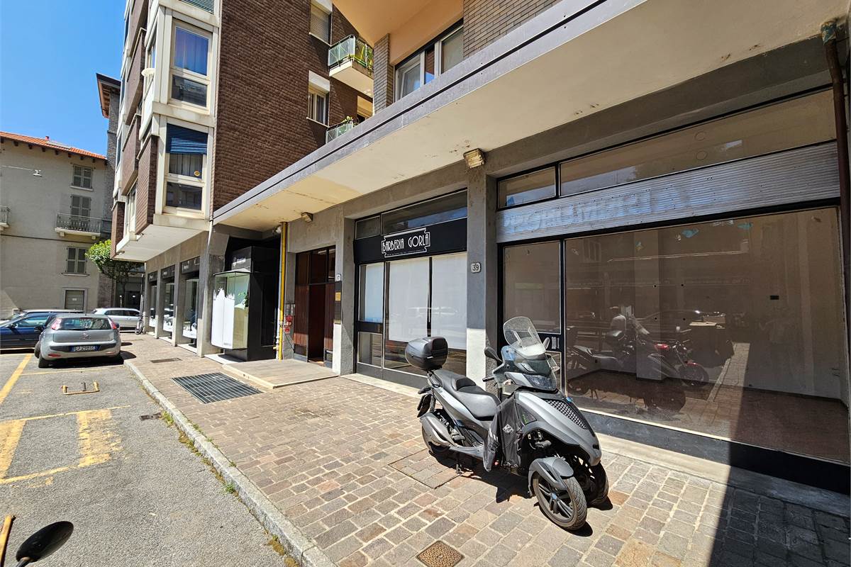 OTTIMO NEGOZIO OPEN-SPACE