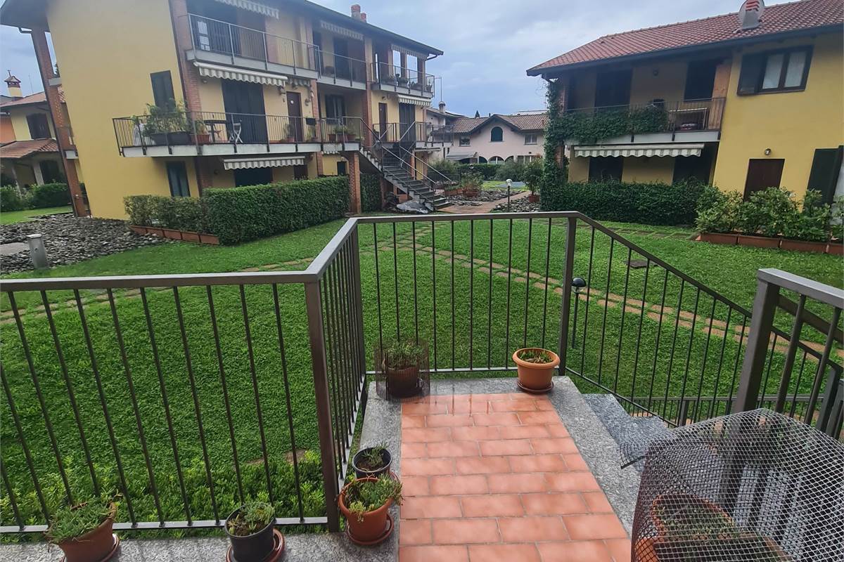 LUMINOSO BILOCALE CON BALCONE