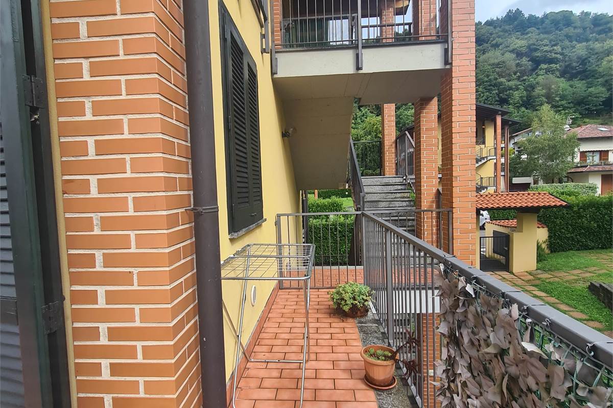 LUMINOSO BILOCALE CON BALCONE