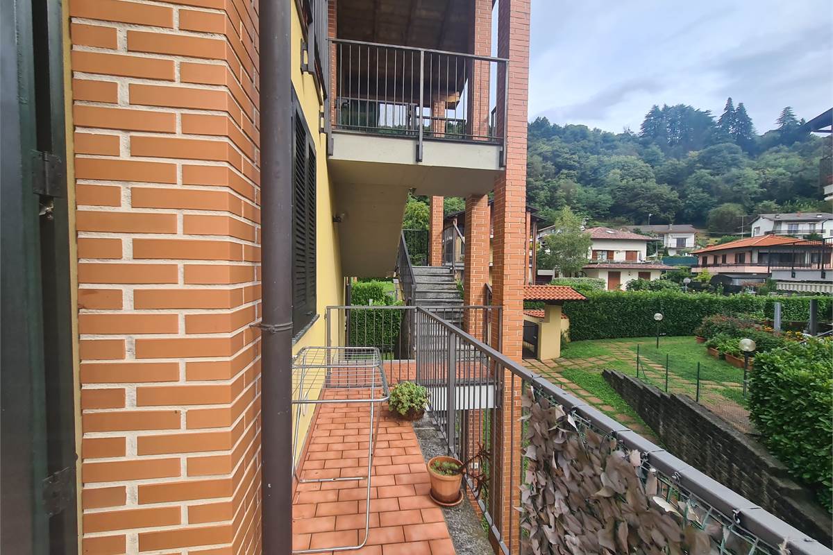 LUMINOSO BILOCALE CON BALCONE