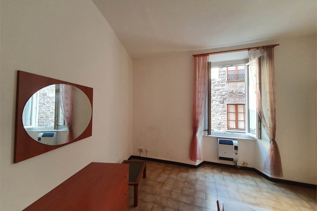 BILOCALE ARREDATO IN CENTRO STORICO