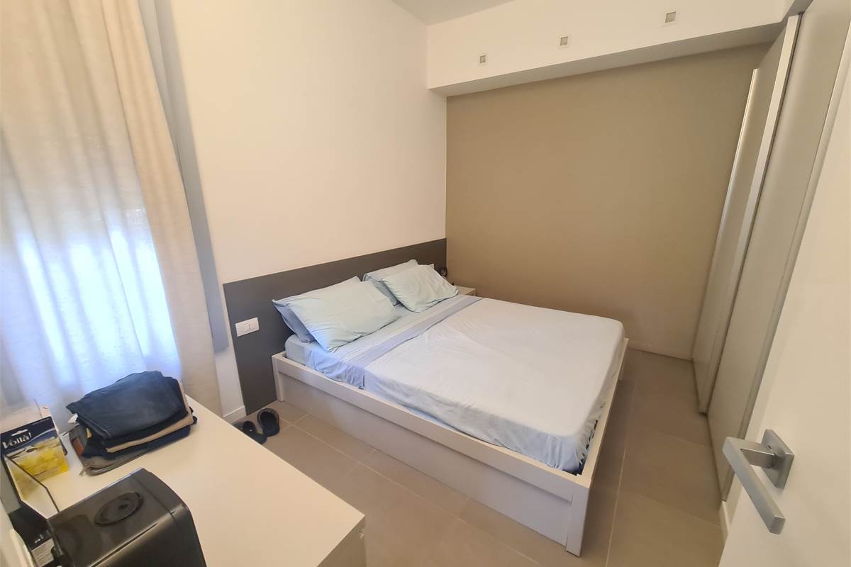 APPARTAMENTO COMPLETAMENTE ARREDATO CON TERRAZZO