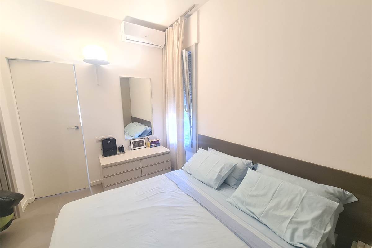APPARTAMENTO COMPLETAMENTE ARREDATO CON TERRAZZO