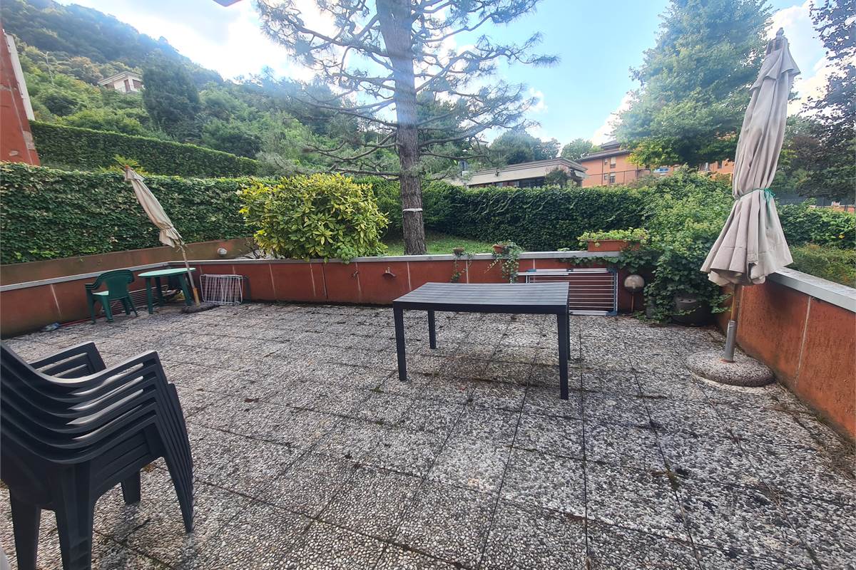 APPARTAMENTO COMPLETAMENTE ARREDATO CON TERRAZZO