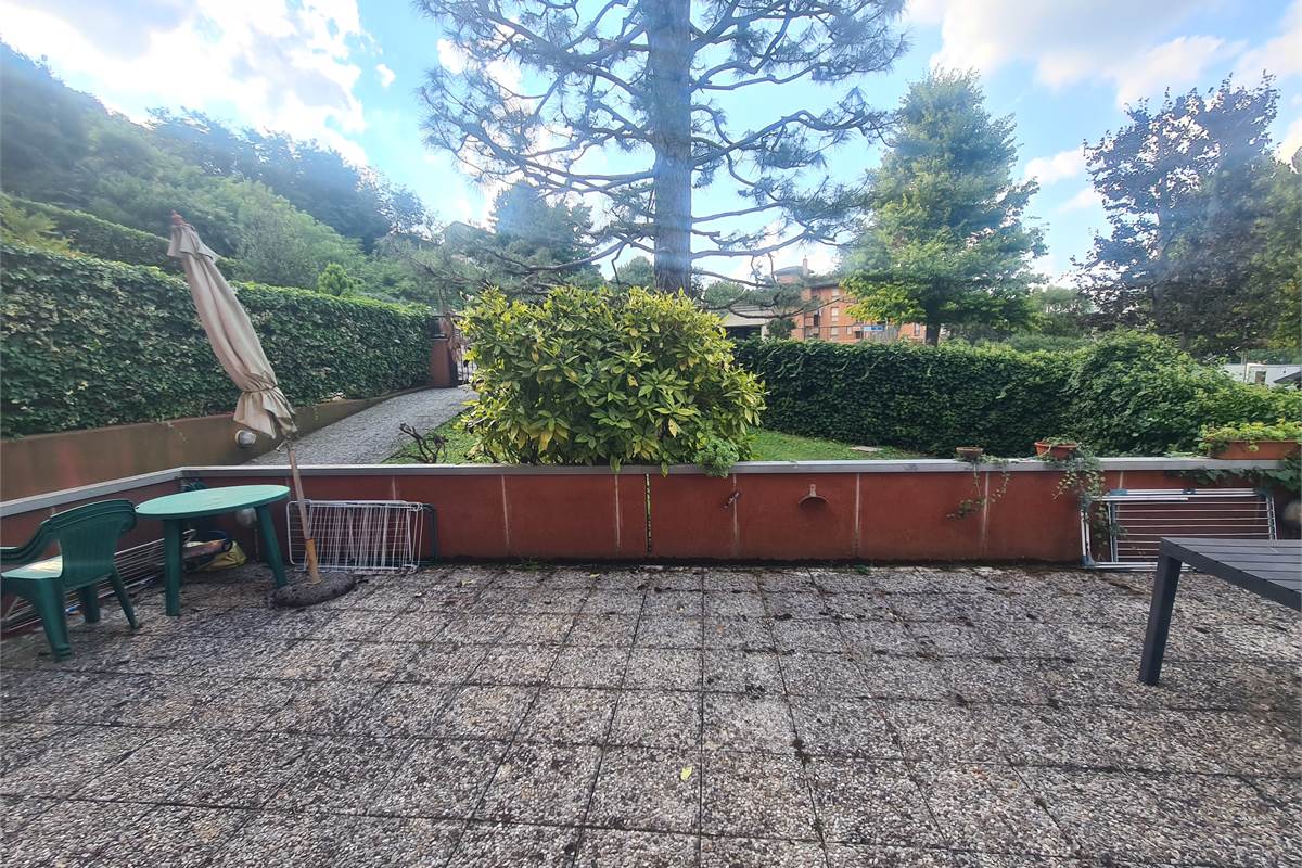 APPARTAMENTO COMPLETAMENTE ARREDATO CON TERRAZZO