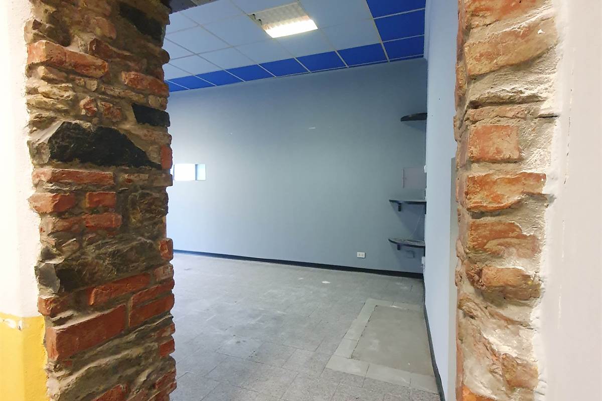 OTTIMO NEGOZIO DI 80 MQ