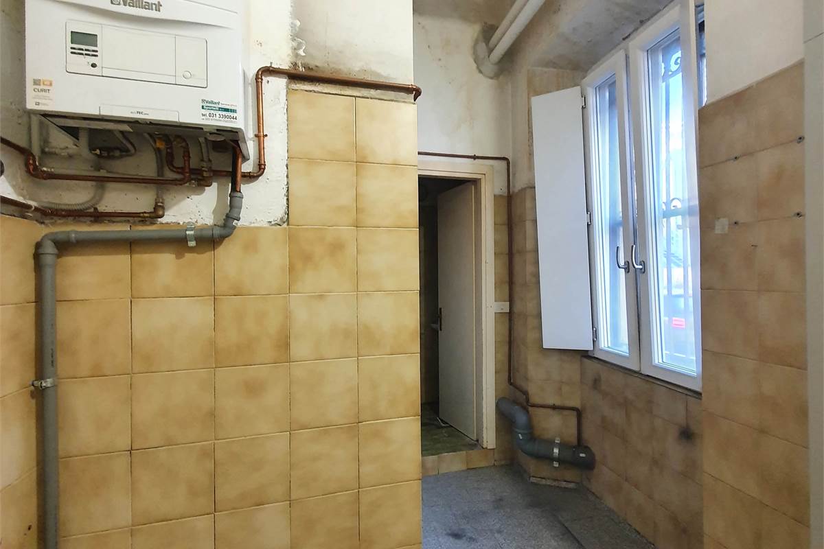 OTTIMO NEGOZIO DI 80 MQ