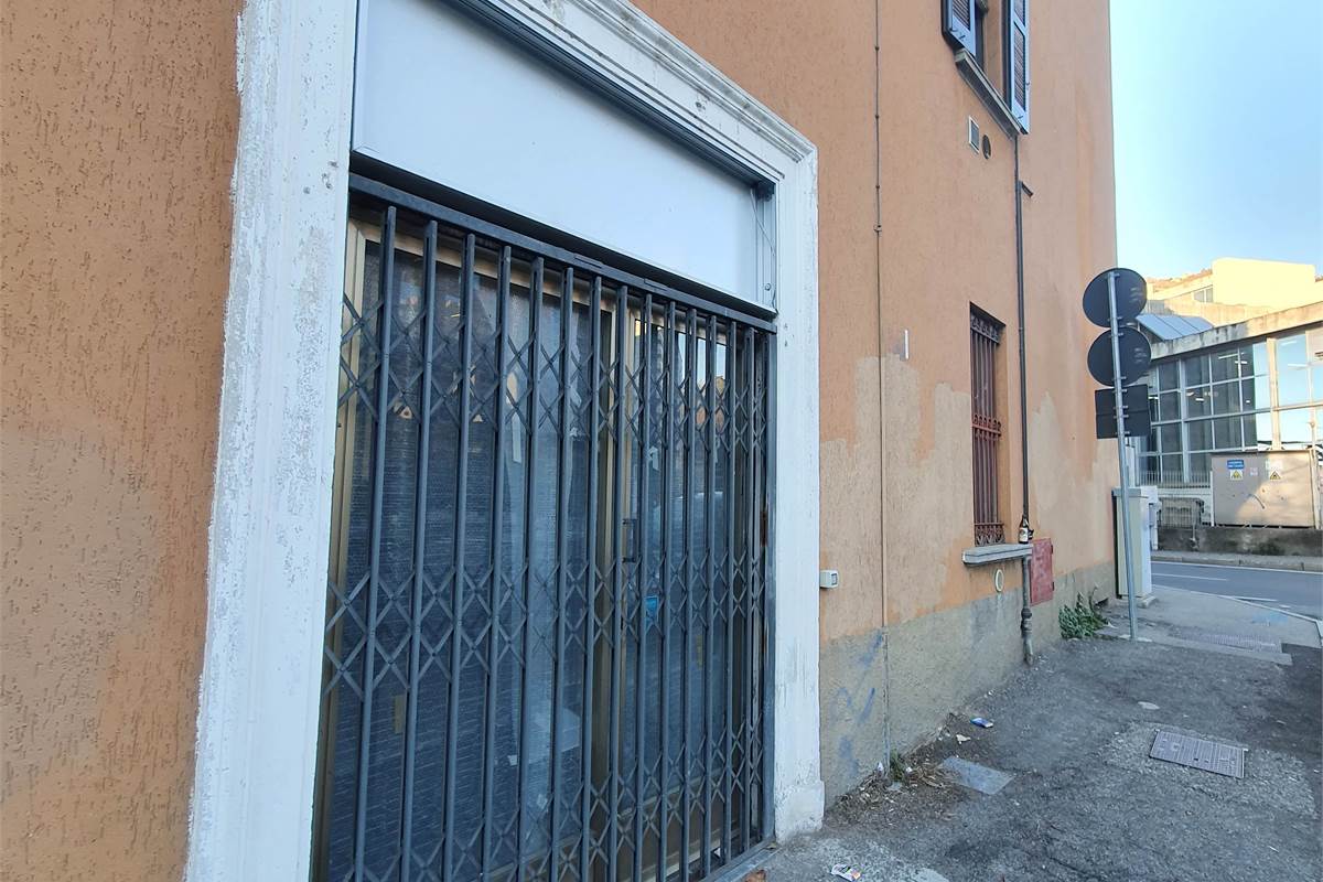 OTTIMO NEGOZIO DI 80 MQ