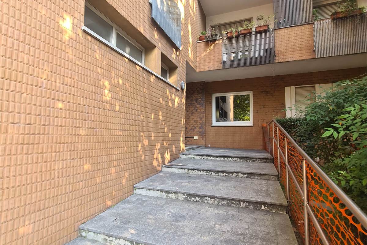 BILOCALE CON BALCONE