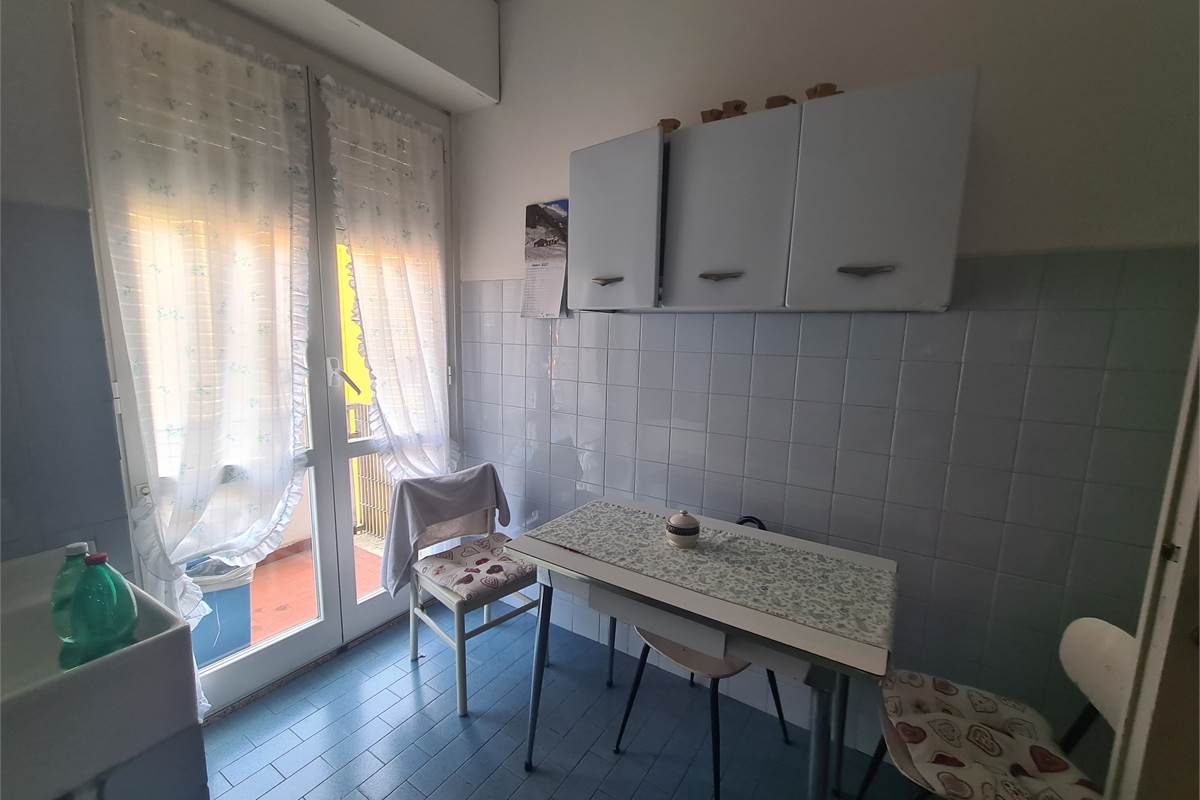 BILOCALE CON BALCONE