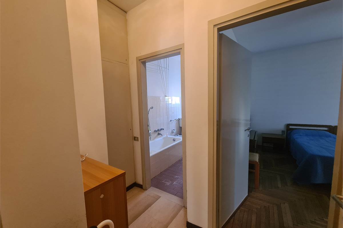 BILOCALE CON BALCONE