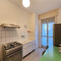 BILOCALE ARREDATO CON BALCONE