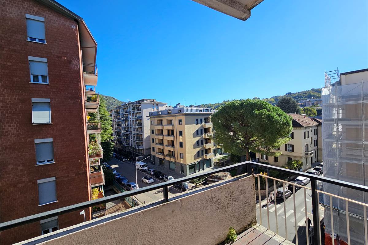 Appartamento In Affitto a Como