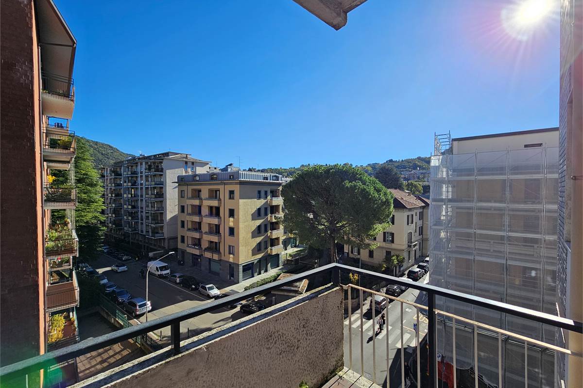 Appartamento In Affitto a Como