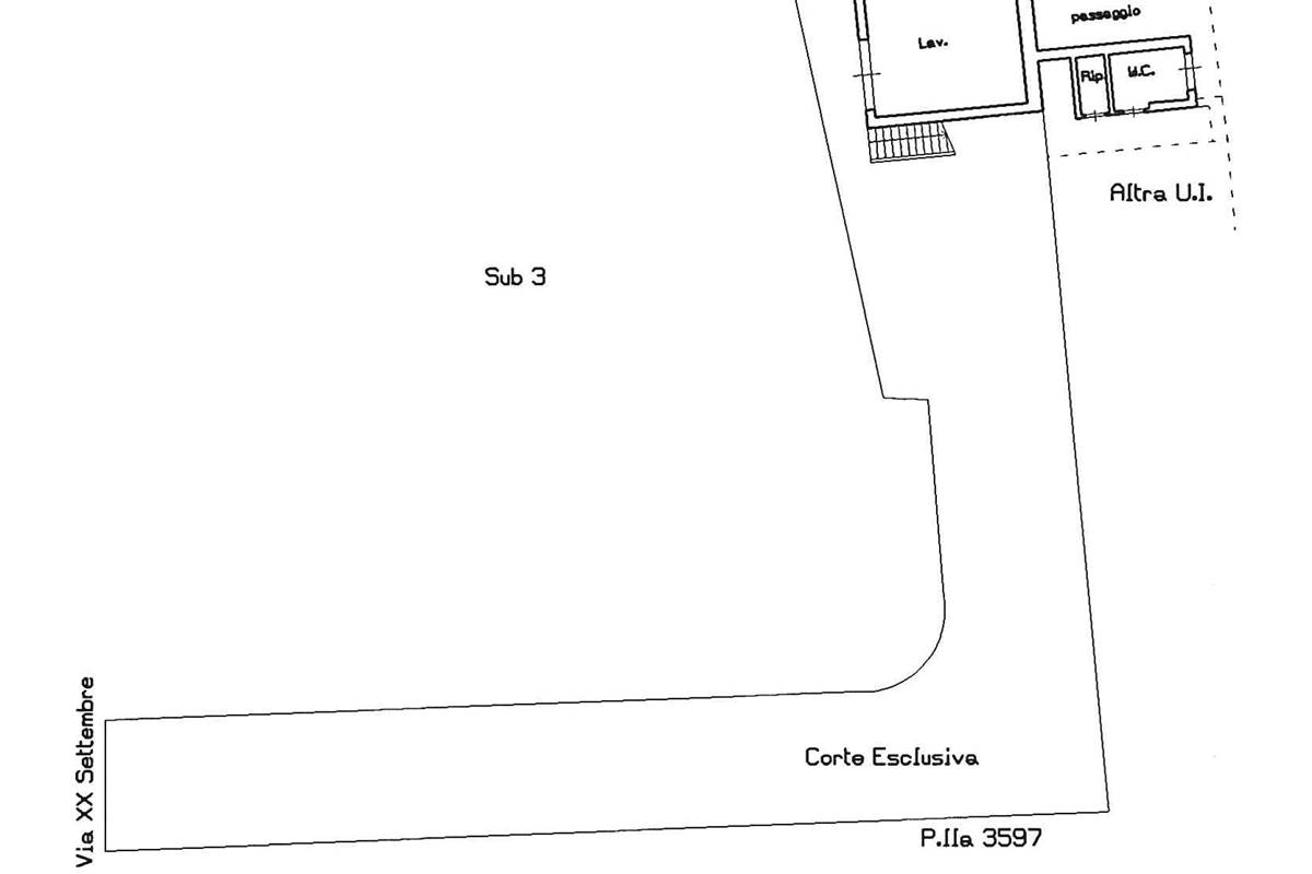 PORZIONE DI VILLA CON AREA DI PROPRIETA'
